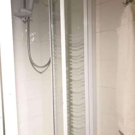 Cosy Double Room, 15minutes From Airport, 4 *
