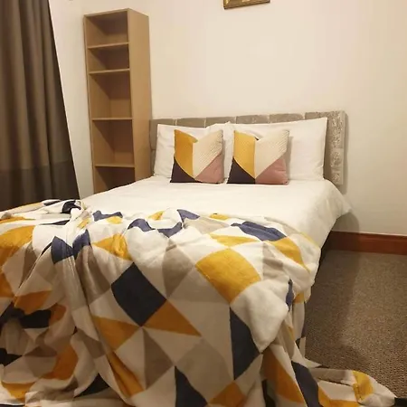 Cosy Double Room, 15minutes From Airport, 4 Kwatera prywatna Blanchardstown