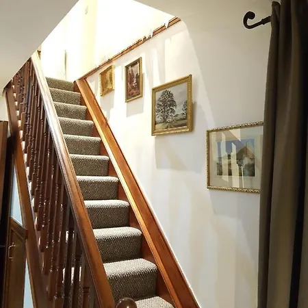 Cosy Double Room, 15minutes From Airport, 4 Ubytování v soukromí