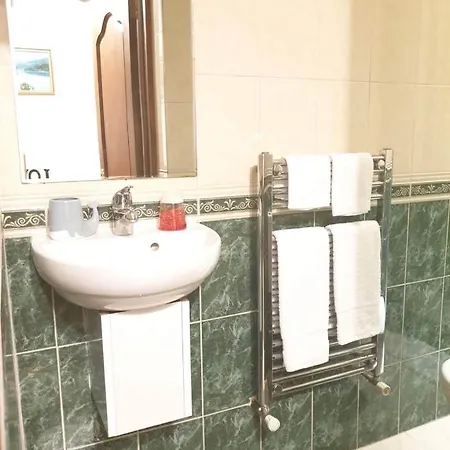 Cosy Double Room, 15minutes From Airport, 4 Kwatera prywatna Blanchardstown