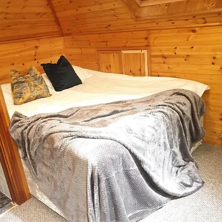 Cosy Double Room, 15minutes From Airport, 4 Blanchardstown