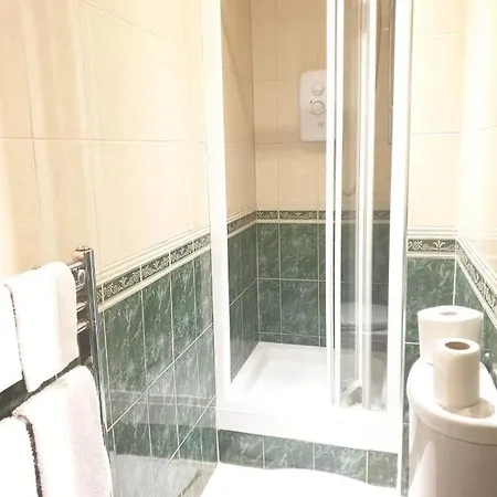 Cosy Double Room, 15minutes From Airport, 4 Kwatera prywatna Blanchardstown